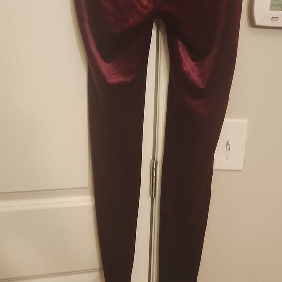 Spanx Women's Burgundy Velvet Velour Leggings Size L - Picture 5 of 10